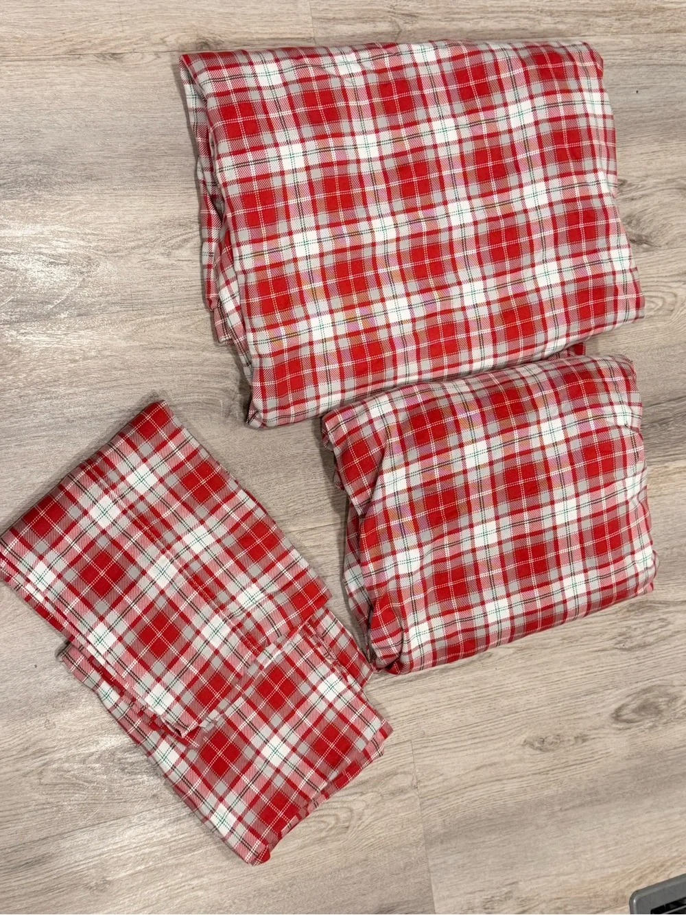 Charter Club Red/White/Green Plaid Holiday 100% Cotton Queen Sheet Set